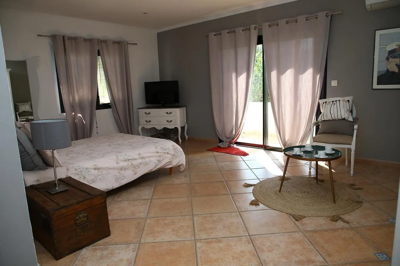 סנרי-סור-מר La Villa Blanche לינה וארוחת בוקר